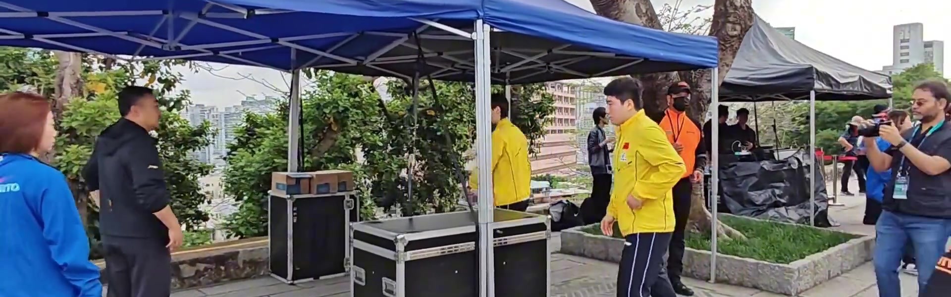 j9九游会官方登录刘国梁、王曼昱参加中国澳门大炮台“国球进公园”活动