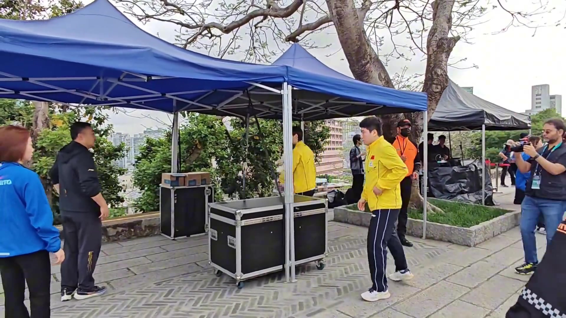 j9九游会官方登录刘国梁、王曼昱参加中国澳门大炮台“国球进公园”活动