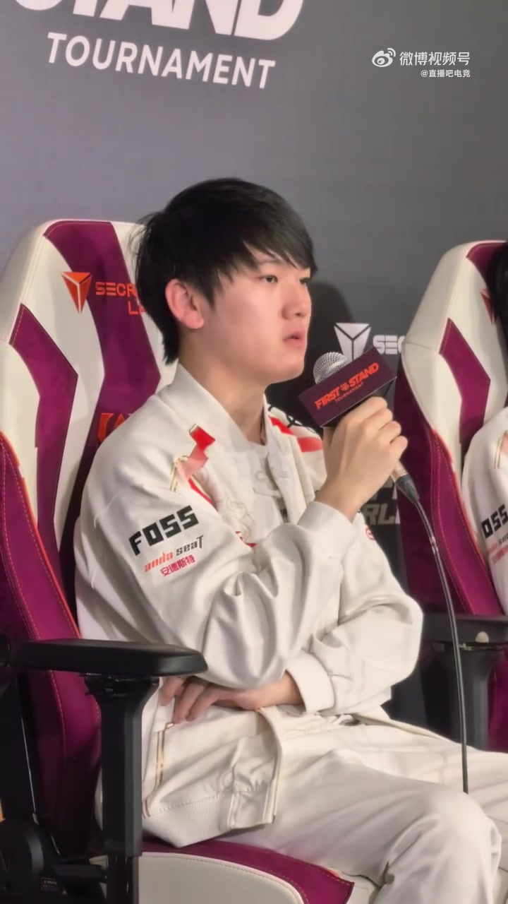 j9九游真人游戏第一品牌登录入口JackeyLove：目前不管是面对Poke还是拿到Poke英雄都打的很奇怪